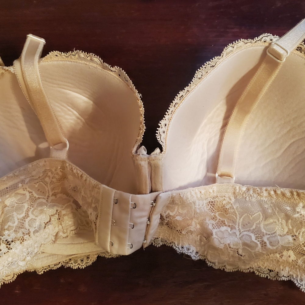 Victoria's Secret Cream Lace Trim Bra